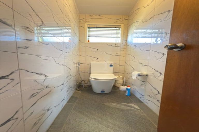 Photo of property in 15 Kereru Place, Half Moon Bay, Auckland, 2012