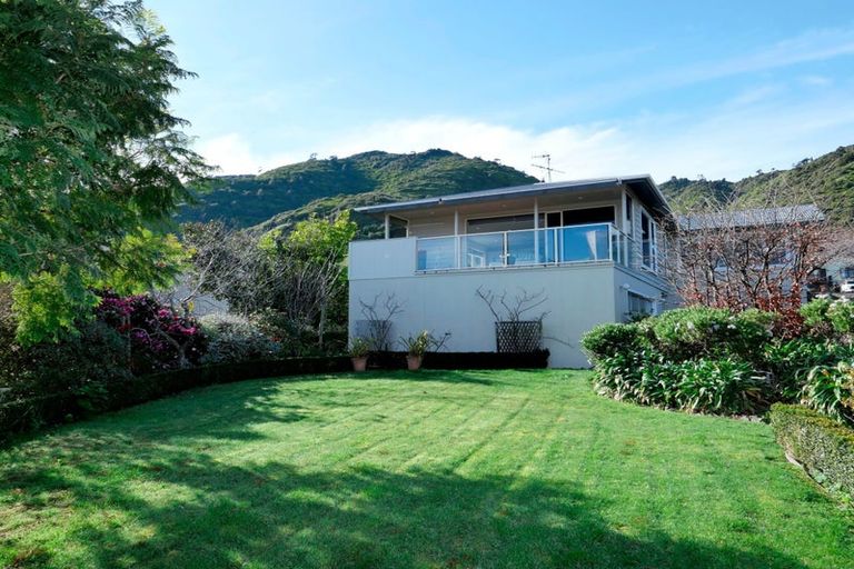 Photo of property in 8 Kotare Street, Waikanae, 5036