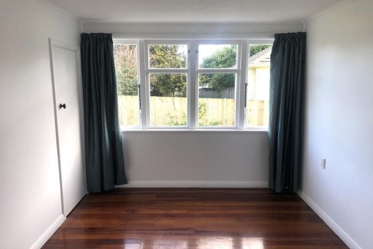 Photo of property in 30 Douglas Crescent, Fairfield, Hamilton, 3214