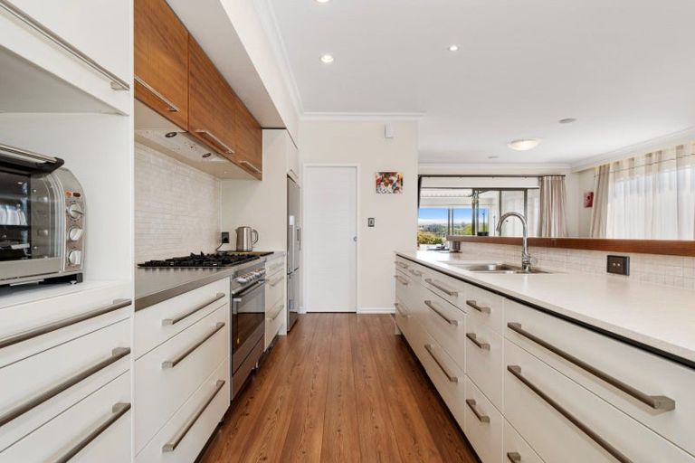 Photo of property in 28 Rexford Heights, Pyes Pa, Tauranga, 3112