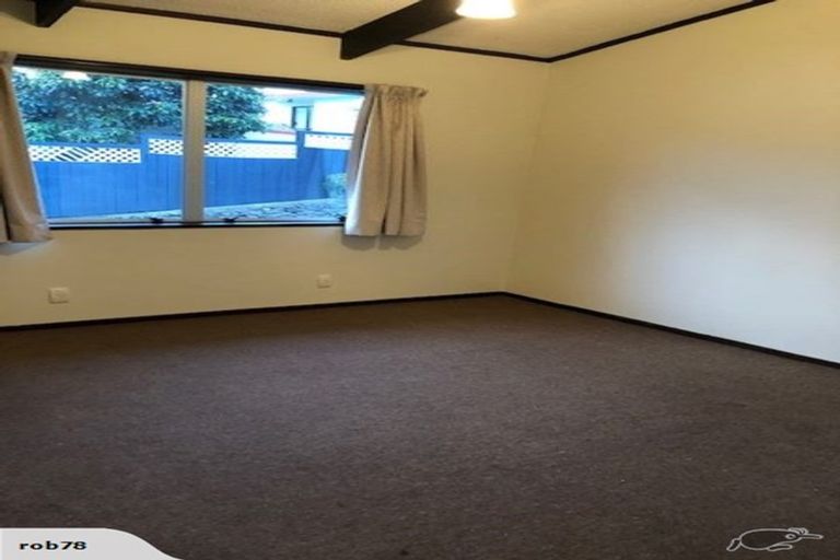 Photo of property in 76 Resolution Road, Welcome Bay, Tauranga, 3112