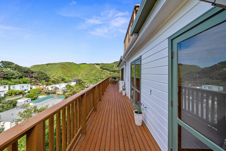 Photo of property in 1 Frobisher Street, Island Bay, Wellington, 6023