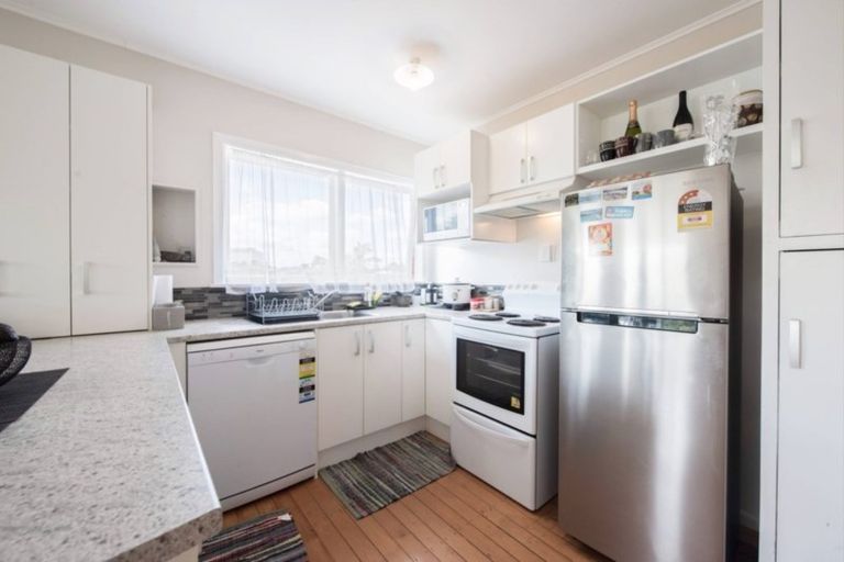 Photo of property in 1/22 Margaret Place, Milford, Auckland, 0620