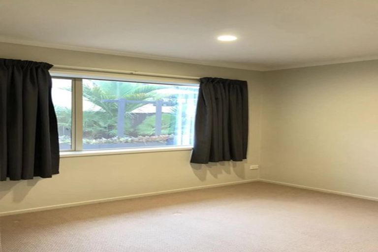 Photo of property in 3 Stornaway Drive, Flat Bush, Auckland, 2016