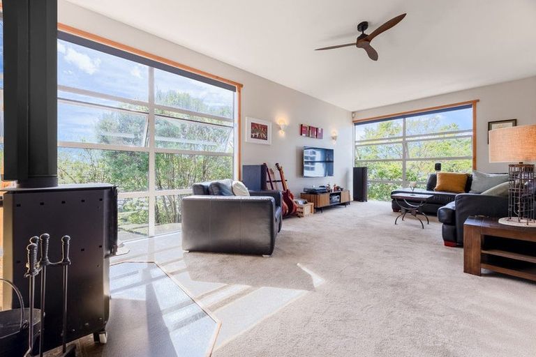 Photo of property in 32 Lorna Irene Drive, Raumati South, Paraparaumu, 5032