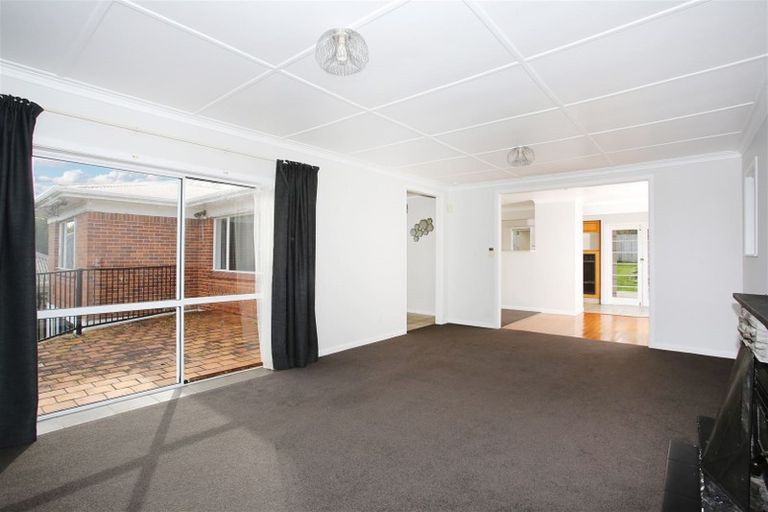 Photo of property in 16 Station Road, Pukekohe, 2120
