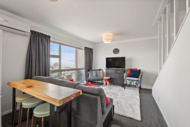 Photo of property in 27b Port View Crescent, Moturoa, New Plymouth, 4310