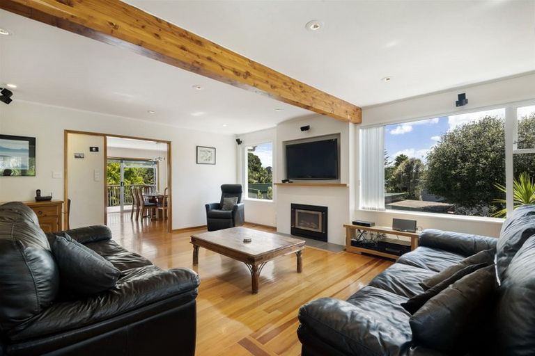 Photo of property in 43 Newhaven Terrace, Mairangi Bay, Auckland, 0630