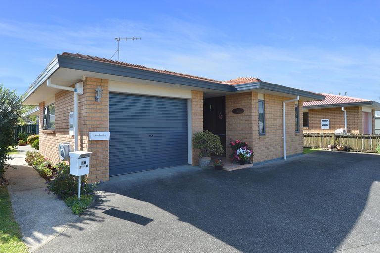 Photo of property in 16 Simons Street, Kensington, Whangarei, 0112