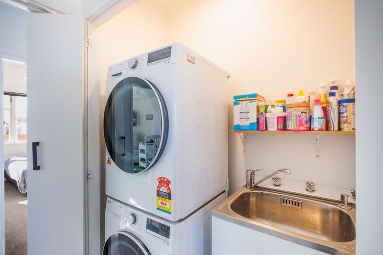 Photo of property in 2 Avon Terrace, Roslyn, Palmerston North, 4414