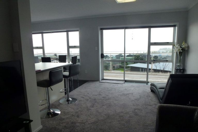 Photo of property in 5d Catherine Crescent, Moturoa, New Plymouth, 4310