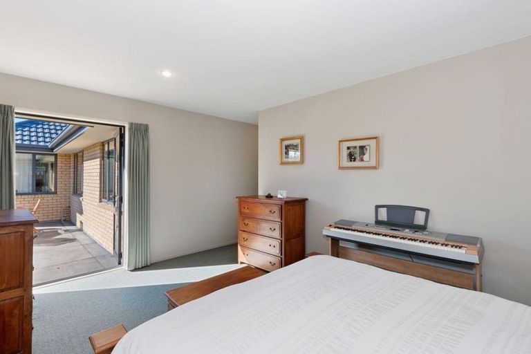 Photo of property in 73 Waitikiri Drive, Parklands, Christchurch, 8083