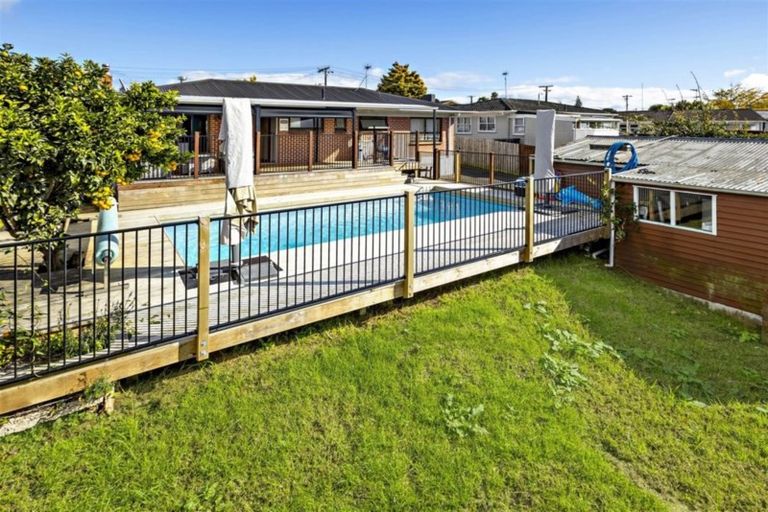 Photo of property in 3 Hollinbrigg Place, Manurewa, Auckland, 2102