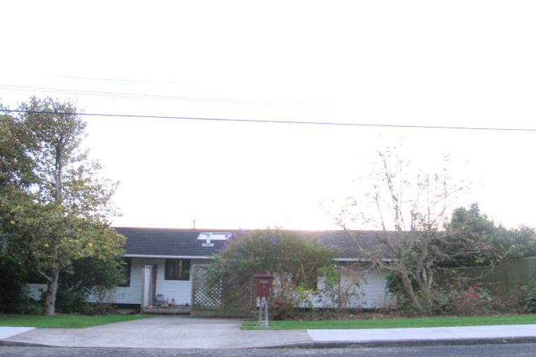 Photo of property in 2 Huia Street, Waikanae, 5036