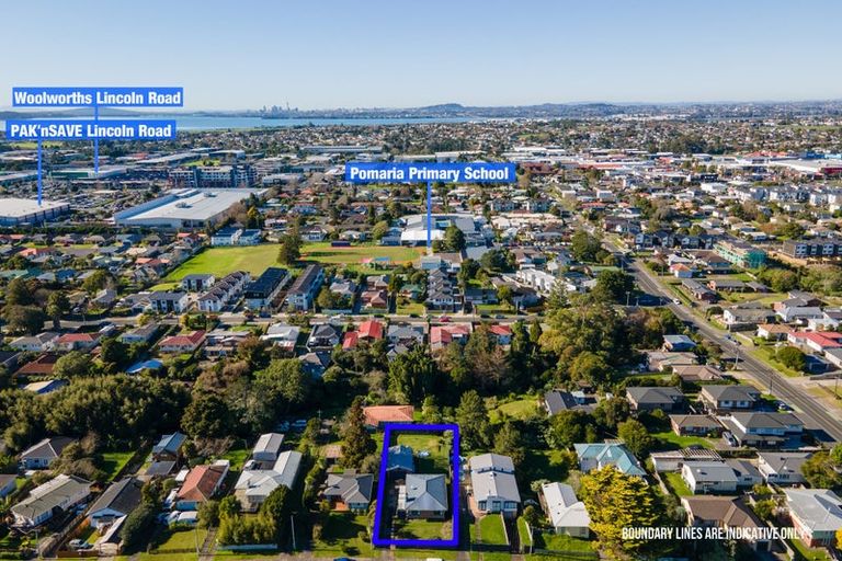 Photo of property in 9 Longburn Road, Henderson, Auckland, 0610
