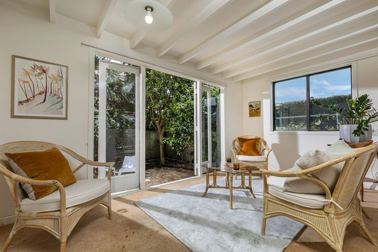 Photo of property in 58 Williamson Avenue, Belmont, Auckland, 0622