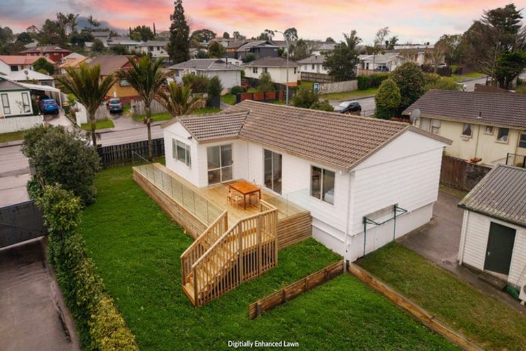 Photo of property in 70 Harmel Road, Glendene, Auckland, 0602