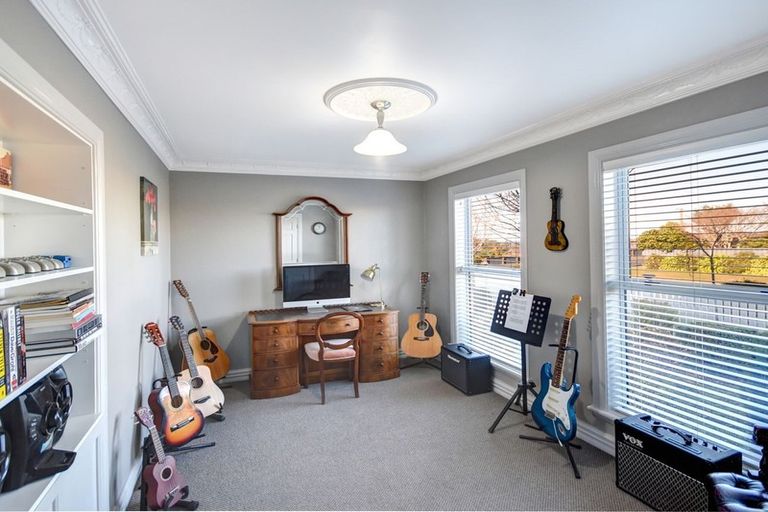 Photo of property in 8 Cornwall Street, Vauxhall, Dunedin, 9013