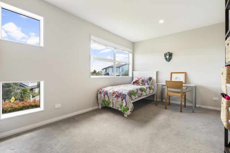 Photo of property in 33 Caldera Drive, Long Bay, Auckland, 0630