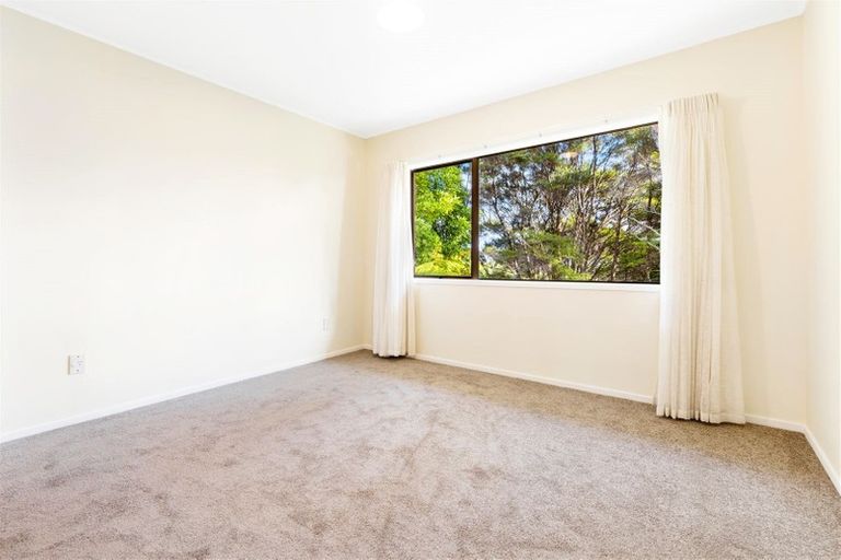 Photo of property in 2/16 Denver Avenue, Sunnyvale, Auckland, 0612