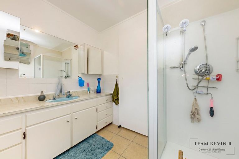 Photo of property in 32 Redmount Place, Red Hill, Papakura, 2110