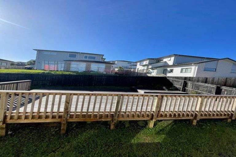 Photo of property in 4 Celestial Crescent, Orewa, 0931