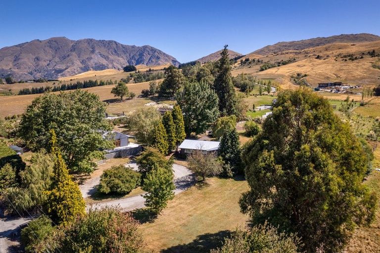 Photo of property in 38 Station Rise, Dalefield, Queenstown, 9371