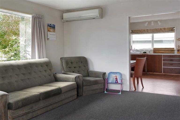 Photo of property in 1/4 Tracy Place, Redwood, Christchurch, 8051