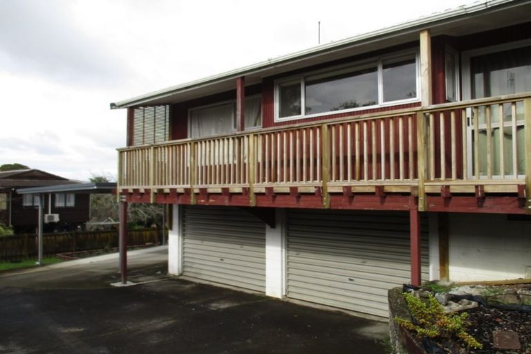 Photo of property in 98 Gossamer Drive, Pakuranga Heights, Auckland, 2010