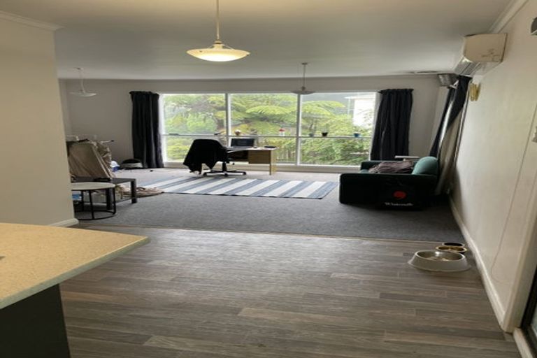 Photo of property in 6 Epsom Way, Karori, Wellington, 6012