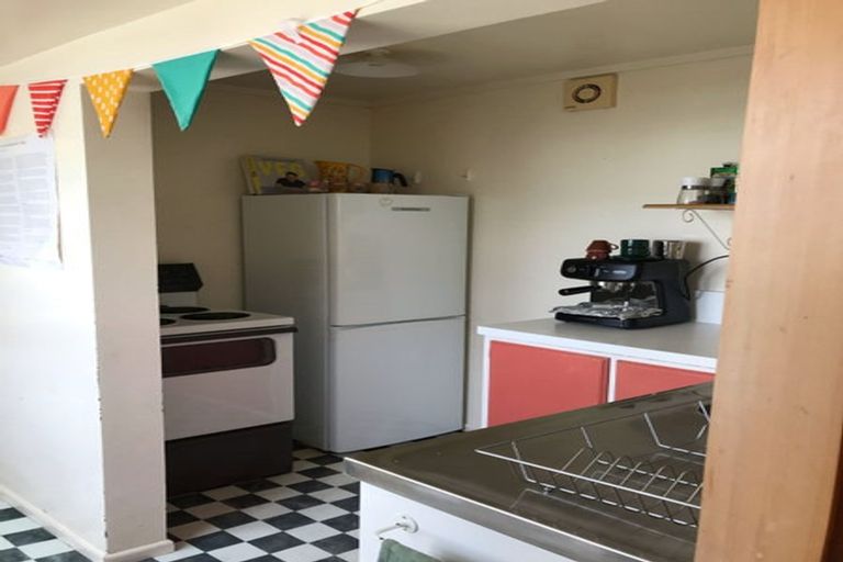 Photo of property in 9 Lerwick Terrace, Melrose, Wellington, 6023