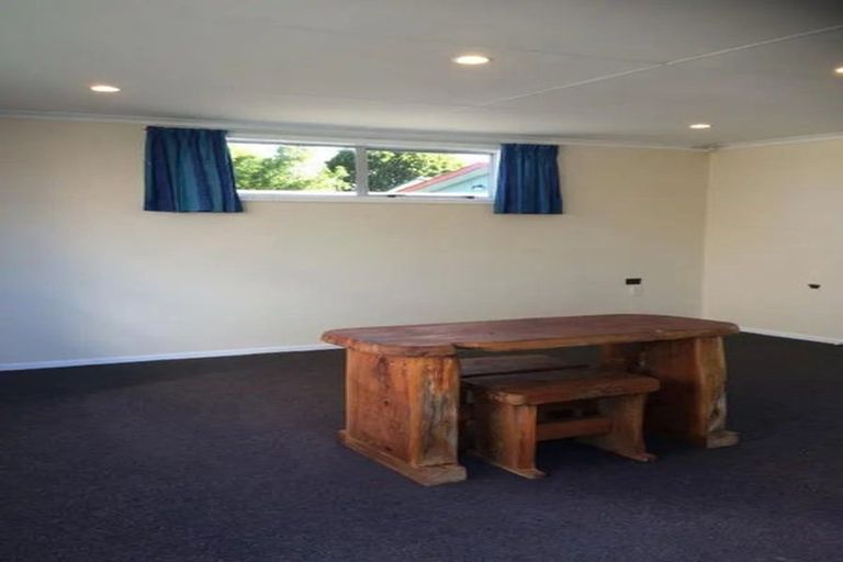 Photo of property in 16 Towai Street, Inglewood, 4330