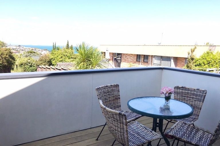 Photo of property in 1/25 Aotearoa Terrace, Murrays Bay, Auckland, 0630