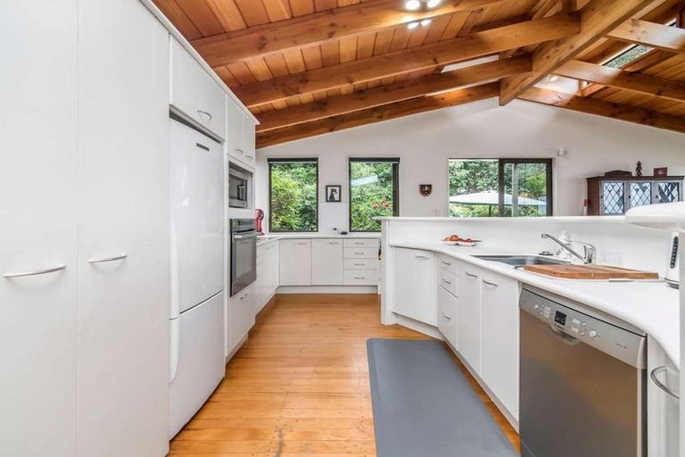 Photo of property in 1/3 Swann Beach Road, Stanmore Bay, Whangaparaoa, 0932