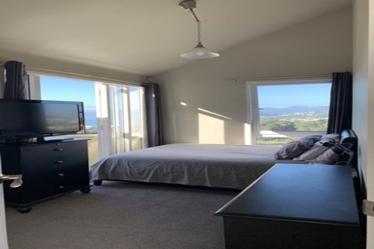 Photo of property in 51 Harbour View Road, Northland, Wellington, 6012