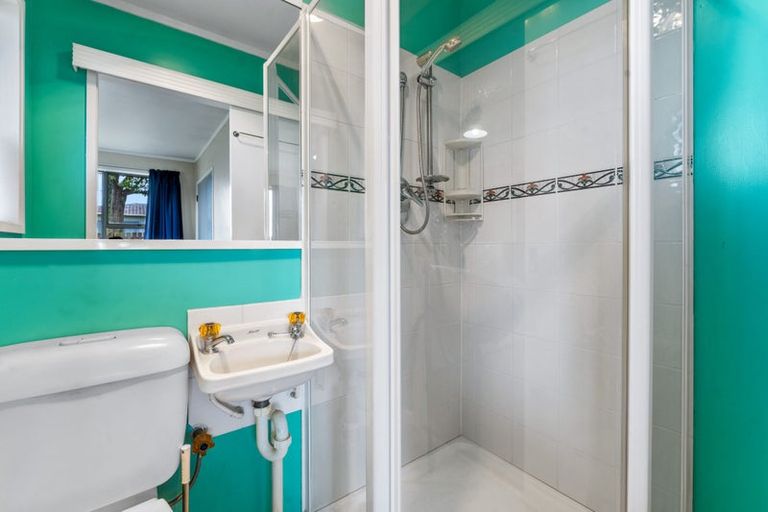 Photo of property in 9 Walter Strevens Drive, Conifer Grove, Takanini, 2112