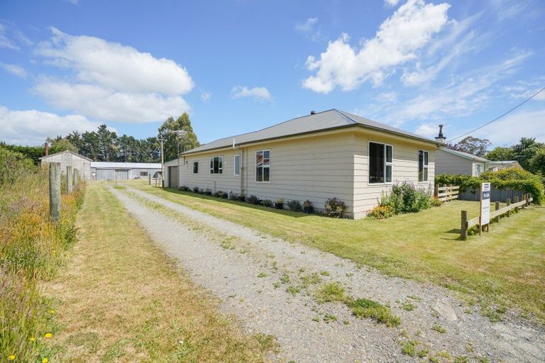 Photo of property in 11 Memorial Avenue, Drummond, Otautau, 9683