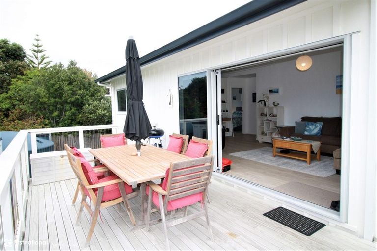 Photo of property in 2a Swordfish Avenue, Whiritoa, Whangamata, 3691