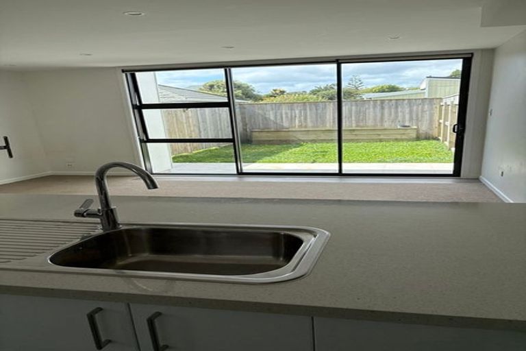 Photo of property in 21 Tireti Road, Titahi Bay, Porirua, 5022