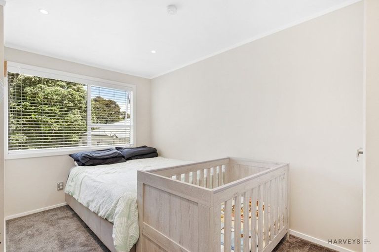 Photo of property in 20 Norman Road, Titirangi, Auckland, 0604