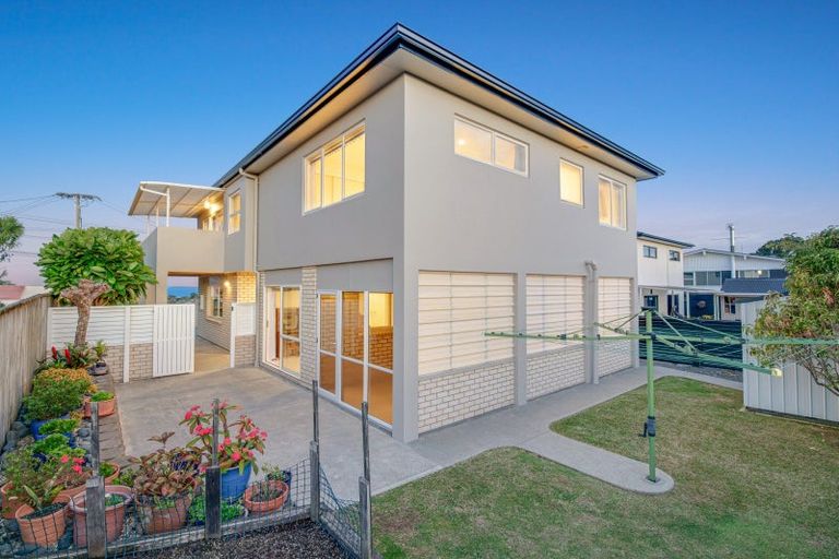 Photo of property in 14c Stanmore Bay Road, Stanmore Bay, Whangaparaoa, 0932