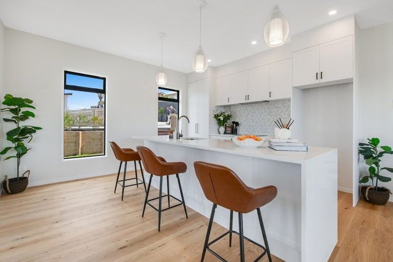 Photo of property in 4d Forlong Rise, Helensville, 0800