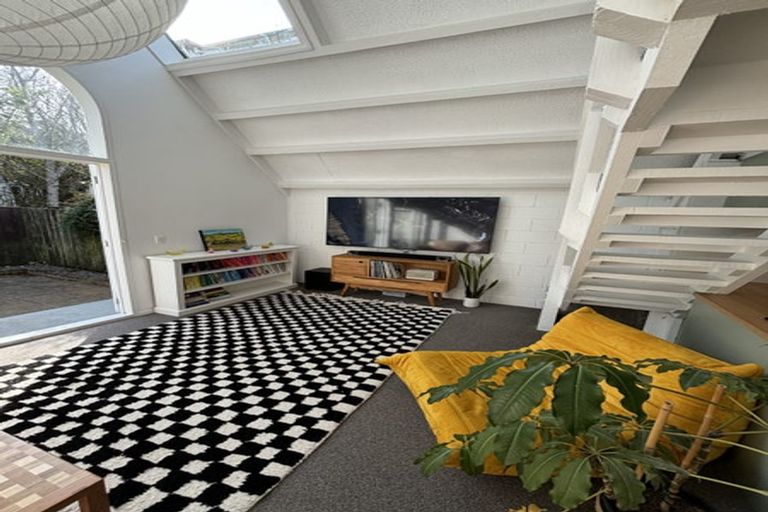 Photo of property in 2/62 South Karori Road, Karori, Wellington, 6012