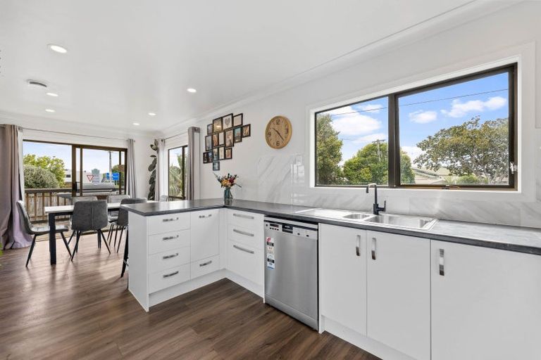 Photo of property in 1 Jasmine Avenue, Dinsdale, Hamilton, 3204