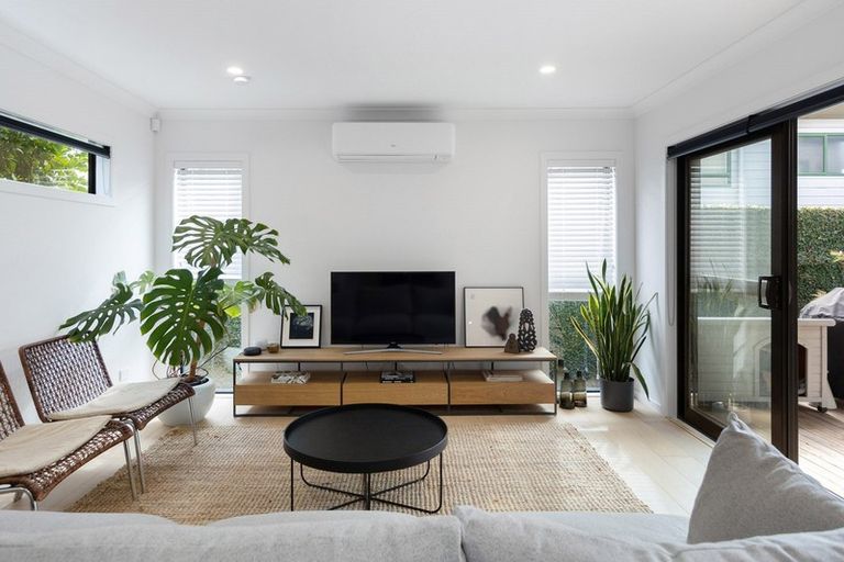 Photo of property in 125c Point Chevalier Road, Point Chevalier, Auckland, 1022