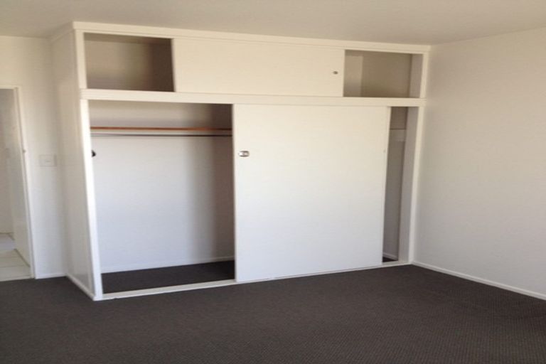 Photo of property in Bryon Court Flats, 25 Apuka Street, Brooklyn, Wellington, 6021