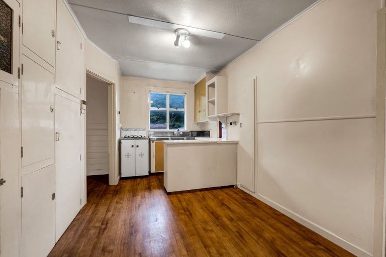 Photo of property in 10 Lorna Street, Lynmouth, New Plymouth, 4310