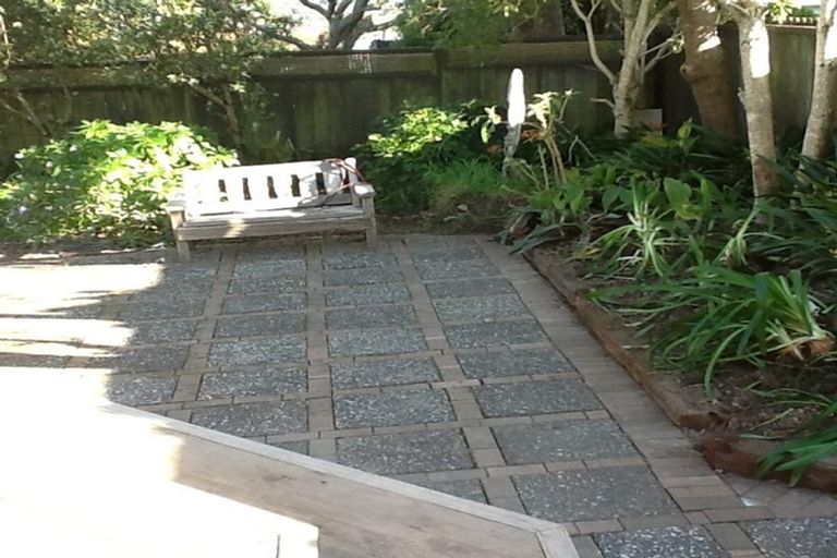 Photo of property in 95 Ocean View Road, Hillcrest, Auckland, 0627