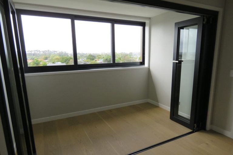 Photo of property in 208/9 Walmer Road, Point Chevalier, Auckland, 1022