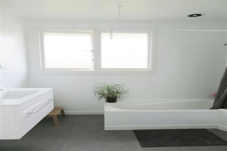 Photo of property in 67 Coutts Road, Gore, 9710